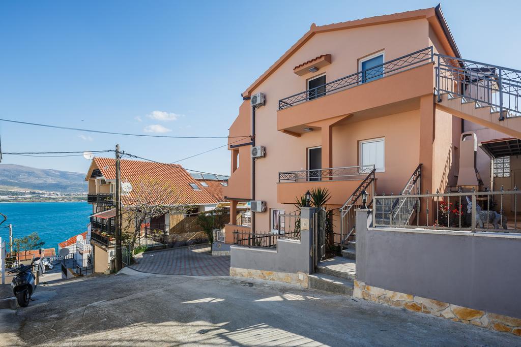Apartments Viljac Трогир Экстерьер фото